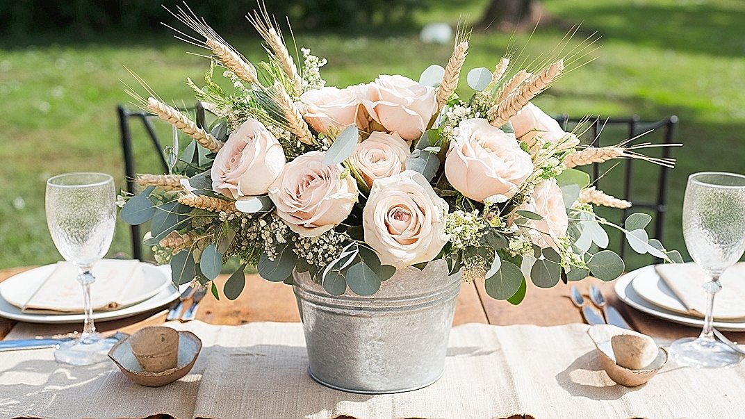 Picking the Perfect Greenery for Stunning Rose Arrangements ...